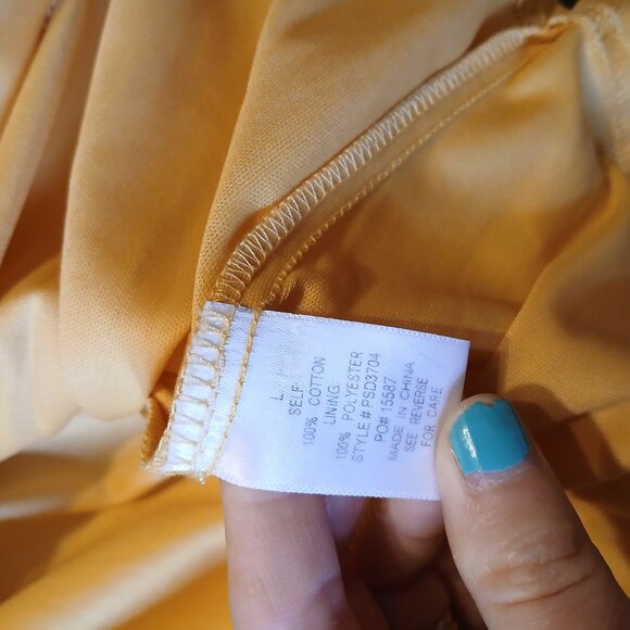 Large yellow embroidered dress - Picture 8 of 11